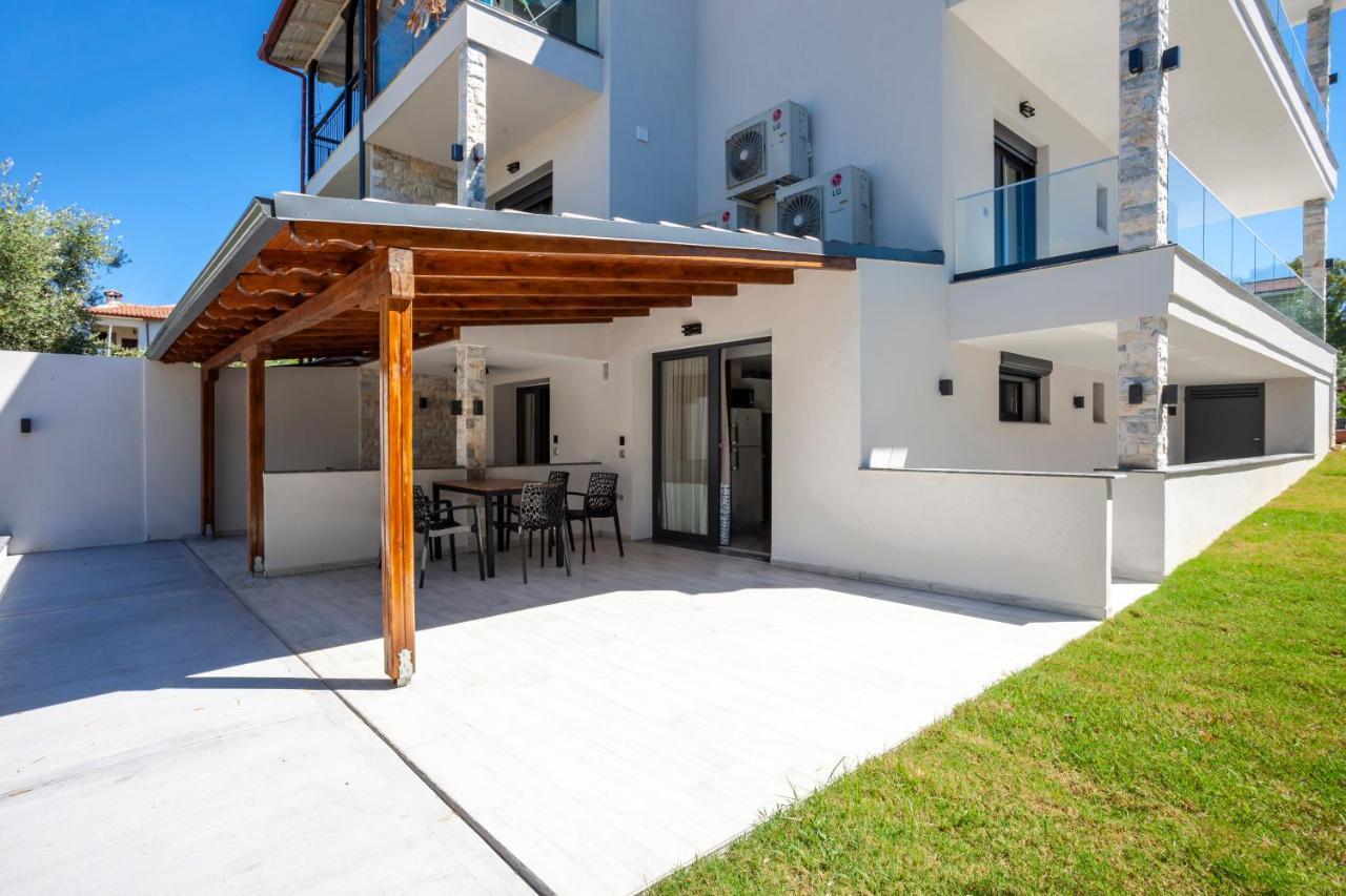 Olia Seaside Residence 120M From The Beach 페프코초리 외부 사진