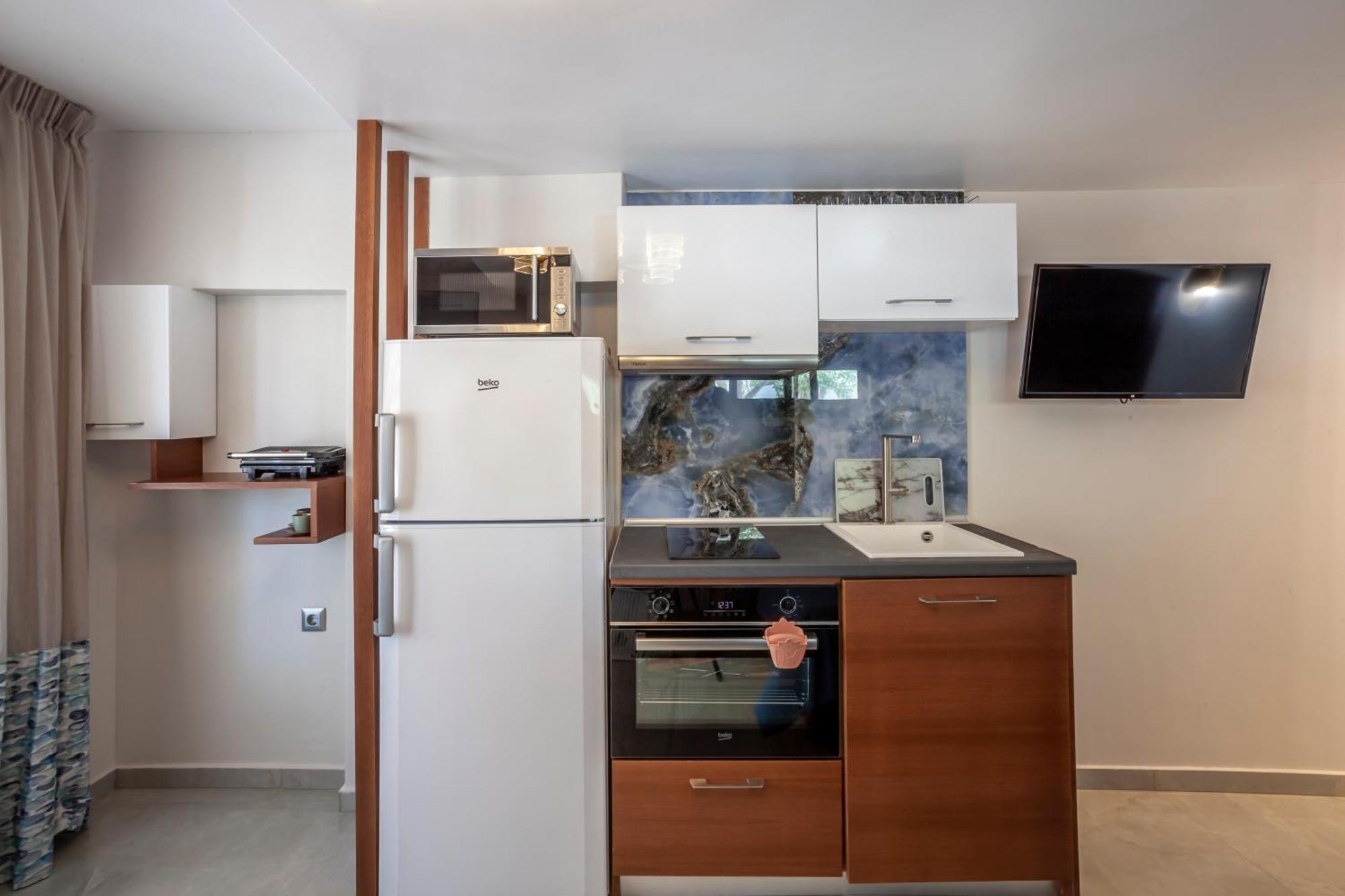 Olia Seaside Residence 120M From The Beach 페프코초리 객실 사진